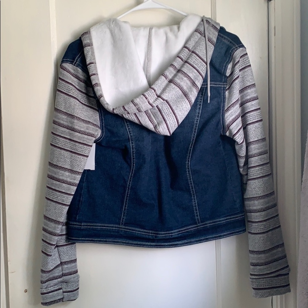 Denim jacket - Picture 2 of 4